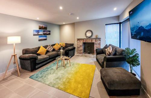 Wotton-under-Edge House | Bramley Lodge - Uk47874