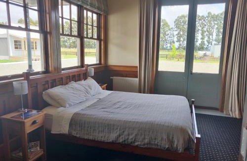 Waikuku Beach House | Bramley's Stables and Accommodation