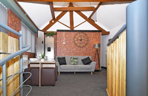 Newcastle-Under-Lyme House | Brampton Him House by YourStays