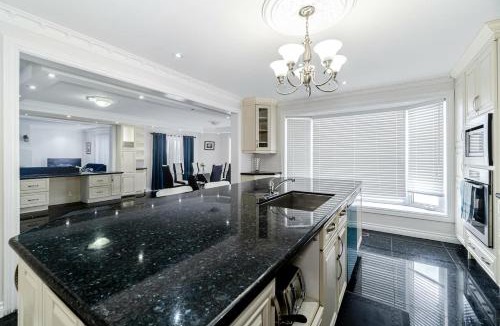 Brampton House | Brampton Mansion Getaway!