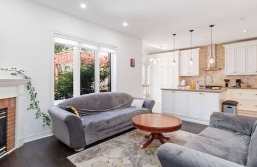 Mount Pleasant House | Brampton Retreat with Basement