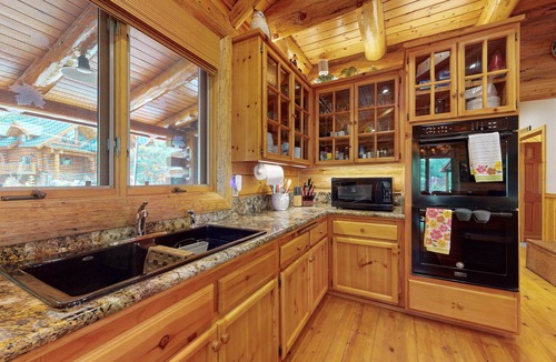 Upper Moonridge Ski Chalet | Branchwater Lodge #569