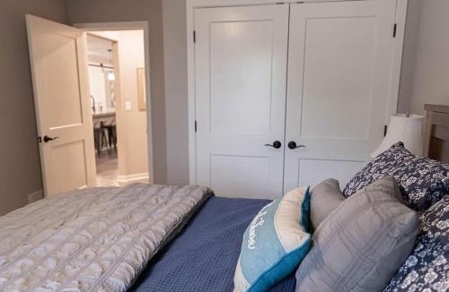 Loves Park House | Brand New 2 Bed with Office