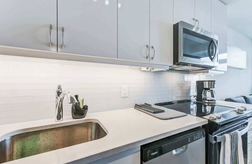 Humber Bay Shores Apartment | Brand New, 2 Beds Toronto Apt