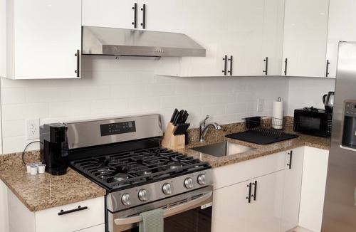 Stockade Historic District House | Brand new 2bedroom apartment in fabulous Schenectady with AC and private parking