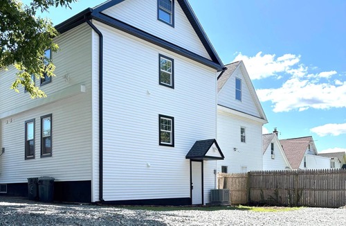 Stockade Historic District House | Brand new 2bedroom apartment in fabulous Schenectady with AC and private parking