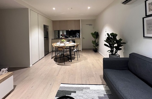 Docklands Apartment | Brand New 2BR Waterfront Docklands/Free Parking