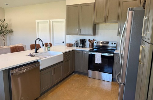 Bulverde House | Brand new 3 acre retreat with gated entry - Long Term Only