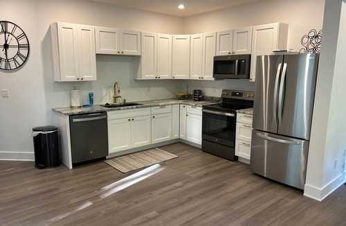 Saratoga Springs House | Brand New 3 Bedroom next to Thourghbred horse farm with views of Saratoga Lake.