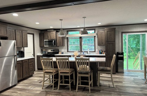 South Colton House | BRAND NEW 3-bedroom home with large beach on Higley Flow