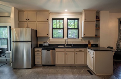 Lawrence House | BRAND NEW! 3-Bedroom Barker House - Central Lawrence