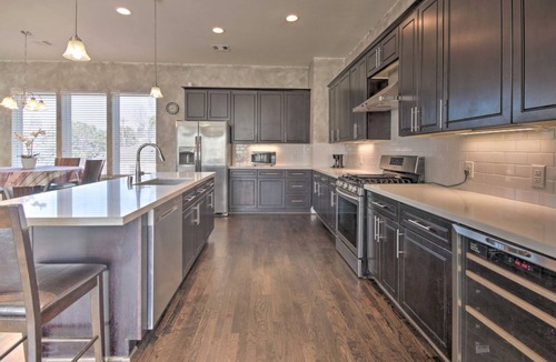 South Central Houston House | Brand New 3 Story Home in Downtown Houston.