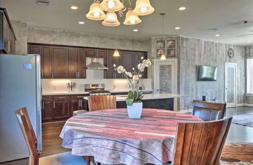 South Central Houston House | Brand New 3 Story Home in Downtown Houston.