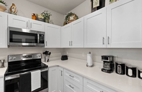 West Central Apartment | Brand New 3BD, 2.5BTH Triplex Unit Near DT Spokane