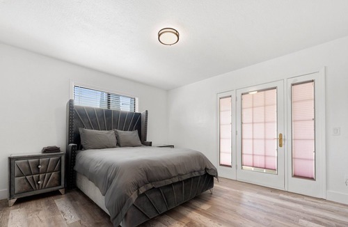 Carmichael House | Brand New 3BD/2BA Near the River Perfect Getaway!