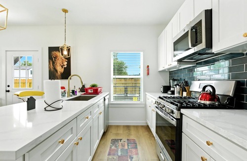 Northeast Houston House | Brand-New 3BR/2.5 BA. Mins to Downtown & Airports