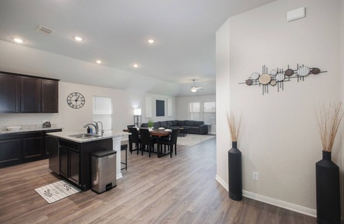 San Antonio House | Brand-New 3BR Brooks Extended Stay W/D WiFi!