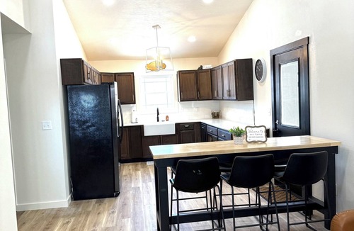 Waynesville House | BRAND NEW 3BR Duplex Unit Side “B”, Retreat Near Fort Leonard Wood,Sleeps 8