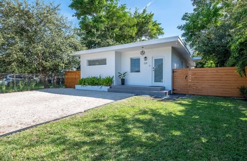 Buena Vista House | Brand New! 4-Bd 2.5-Bth Home Design District