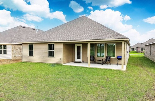 New Iberia House | Brand New, 4 Bedrooms, 2 Bathrooms With 8 Beds