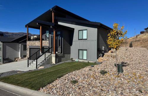Wolf Creek House | Brand NEW 5 Bedroom House in Eden at the base of Powder Mtn and Wolf Creek Golf Course