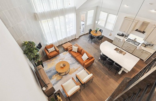 Irving House | Brand New 5BD,4BA Luxury Vacation Home w Hot Tub