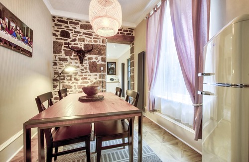 Glasgow Westend Apartment | Brand New and Funky Glasgow West End Apartment Sleeps 2/3