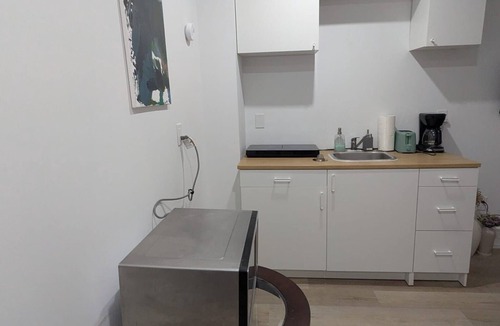 Oakridge House | Brand New Apt with Parking, Steps to TTC, 15 Mins to Downtown