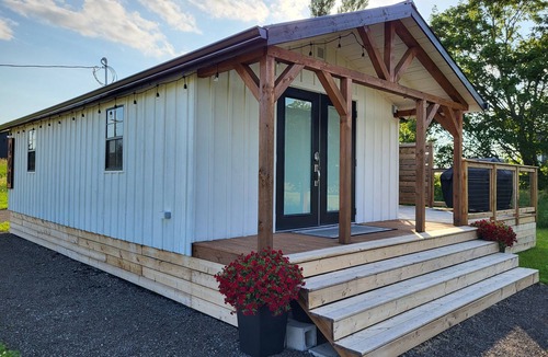 Mundleville Cottage | Brand New! Bear Creek Hideaway on Richibucto River w/kayaks!