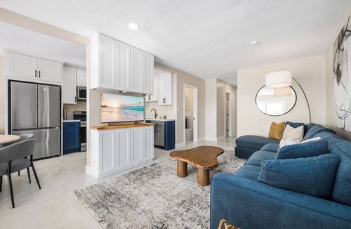Old Towne Apartment | Brand new Beachfront Remodel-Steps to Ocean