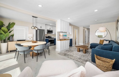Old Towne Apartment | Brand new Beachfront Remodel-Steps to Ocean