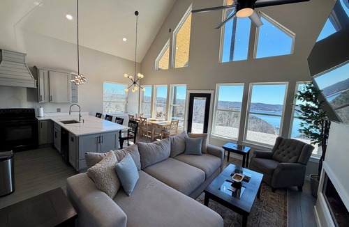 Garfield House | Brand-New Beaver Lake Cabin - Lake Views - Fire Pit - Sleeps Up To 9
