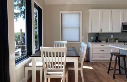 Lakeville House | BRAND NEW! BUILT IN 2025! SLEEPS 14!