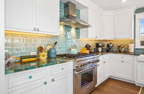 Avalon House | Brand new (built in 2022) family friendly luxury home with six ensuite bedrooms plus a powder room. Sleeps 14 people.