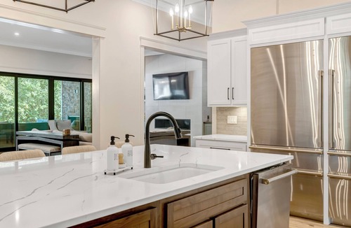 Bracey House | Brand New BuiltnLuxury Lakefront GetawaynFriday Check-In/Check-Out Summer Season