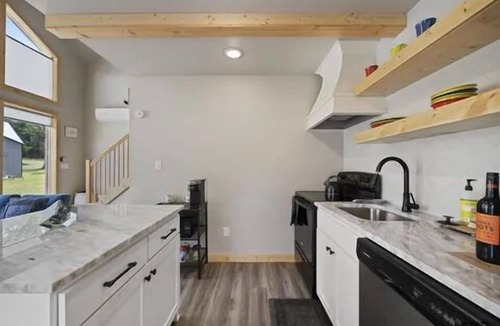 Tyler Cabin | Brand New Cabin! Comfort and Joy