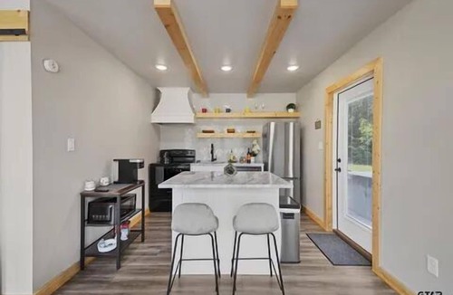 Tyler Cabin | Brand New Cabin! Comfort and Joy