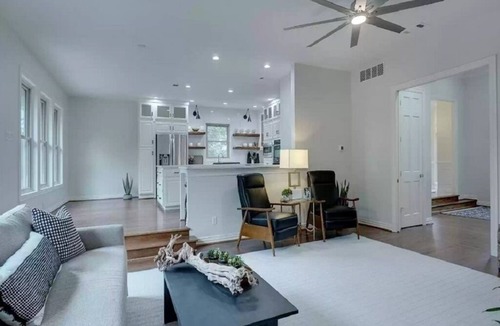 Grapevine House | BRAND NEW!Central DFW, Slps 12, Pool, 1 Acre, 4 bed 5 bath