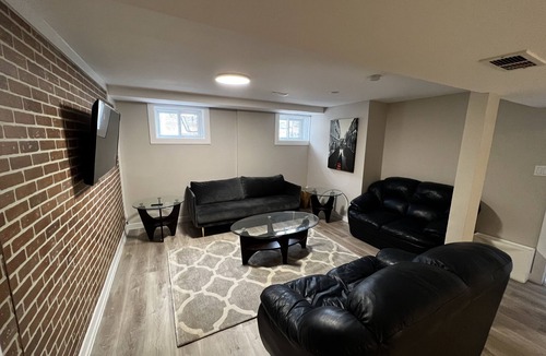 Richmond Hill Apartment | Brand new charming & cozy 1 bed/1 bath lower apartment