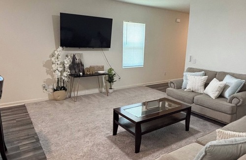 Medina Valley House | Brand new, charming home