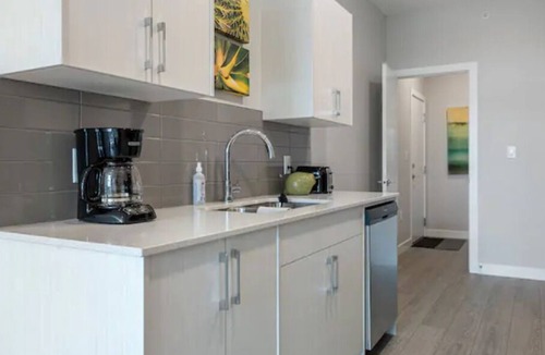 Hillhurst Condo | BRAND NEW! CHIC 1 BED/1BATH | MINS FROM DOWNTOWN