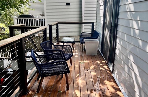 Thompson Square - Bunker Hill House | Brand New! Cozy city home!