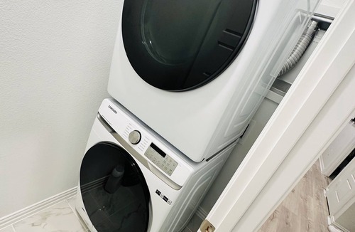 Frisco House | Brand new Cozy Luxury 1 bedroom in central Frisco with WiFi,AC and all you need
