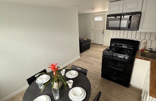 Winnetka Apartment | Brand new, cozy, private and peaceful one bedroom, one bath apartment