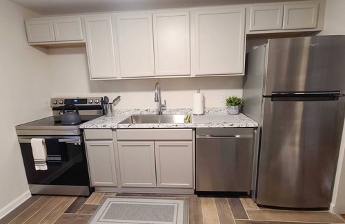 Syracuse Apartment | Brand NEW Designer 2 BR Unit -Near University/Hospitals