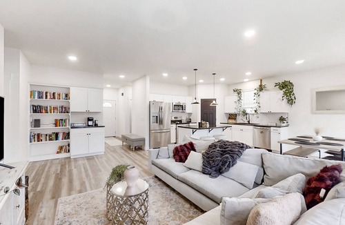 Anderson House | Brand-new, dog-friendly home among the treetops with great deck & location