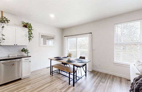 Anderson House | Brand-new, dog-friendly home among the treetops with great deck & location