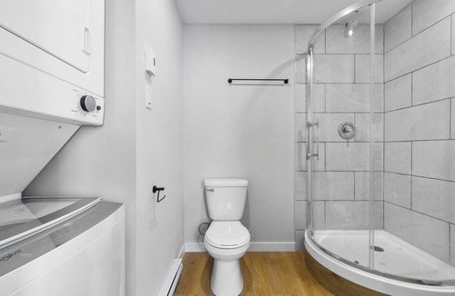 Hull Apartment | brand new downtown unit#7