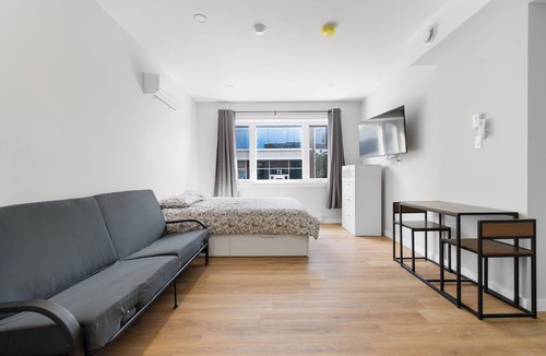 Hull Apartment | brand new downtown unit#7