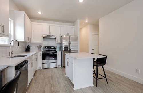 Sulphur Springs House | Brand New Duplex Near Downtown